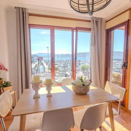 Apartamento Piso En A 1º Linea De Costa